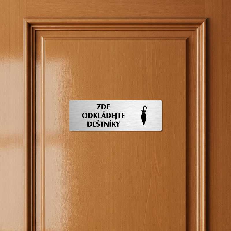 Zde odkládejte deštníky, 200x66mm, zlatá popiska s ozdobou uprostřed